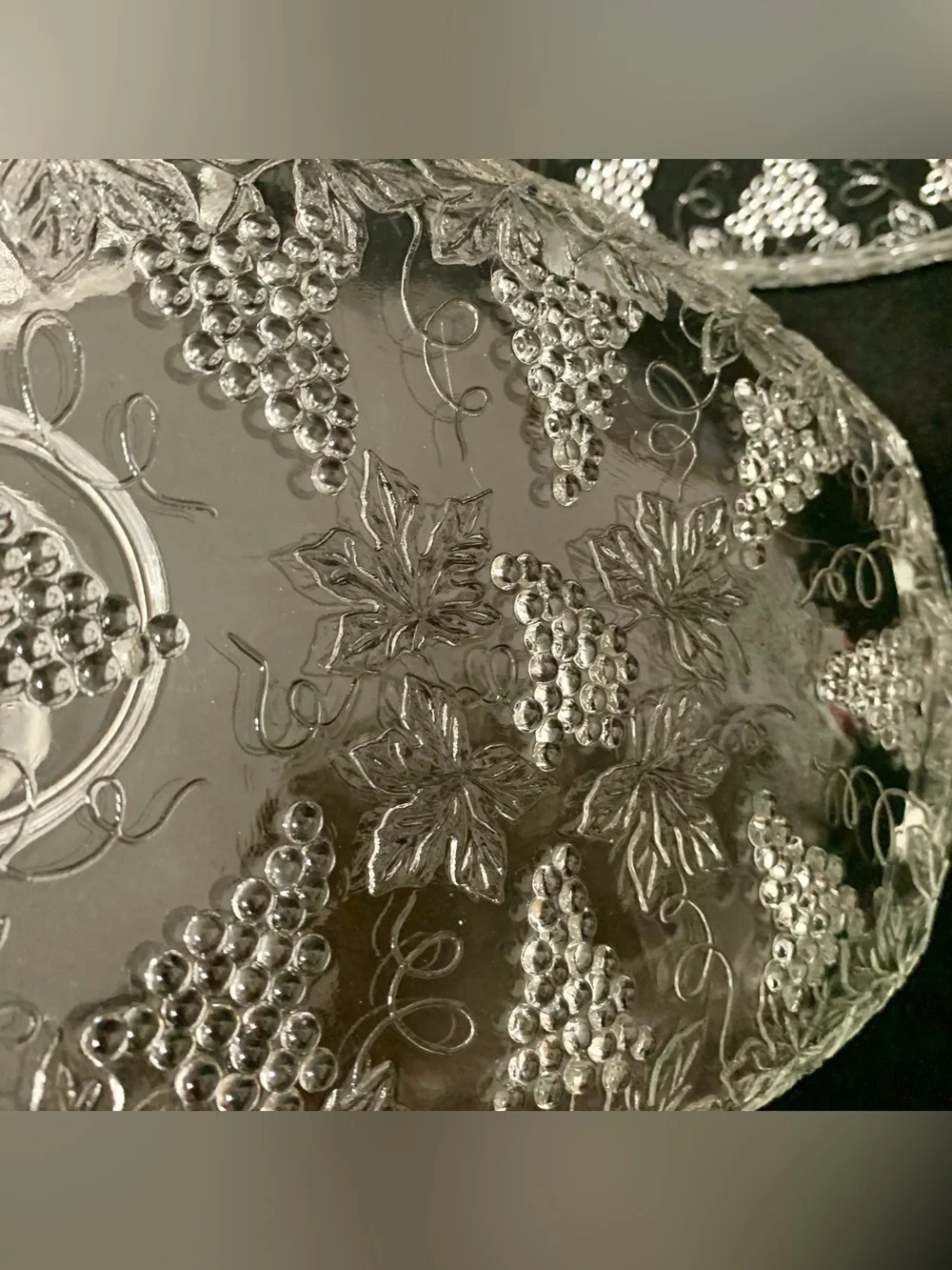 🔍 Vintage Anchor Hocking Serva-Snack Grape & Leaf Sets — (2) Trays + (2) Cups